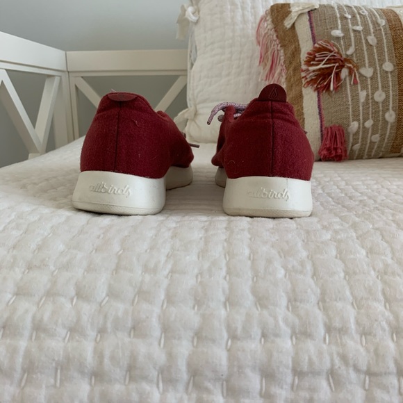 Women’s Allbirds Wool Runners - Limited Edition Red Size 9 - Picture 3 of 4